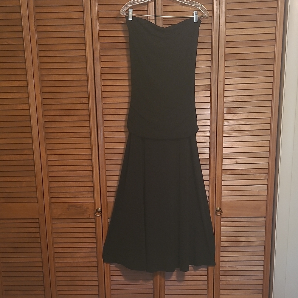 Sz S Newport News Classic Black Strapless Dress